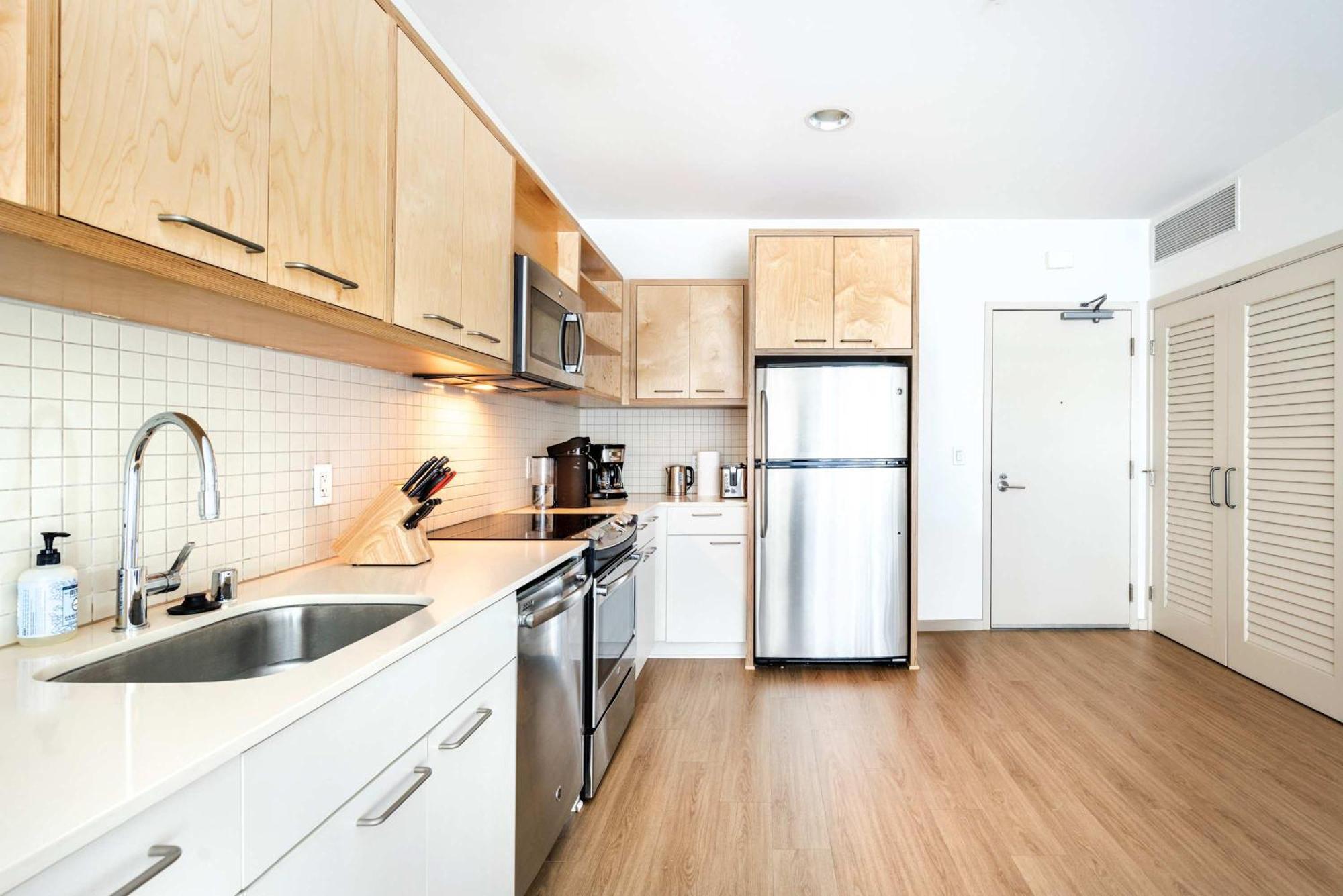 2br New Hollywood Opulent Oasis Et Apartamento
